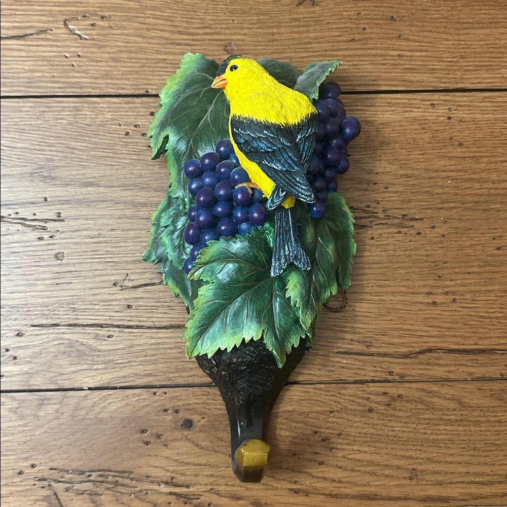 Wild Wings Hang Ups Goldfinch Resin Wall hook - Figural 3D bird with grapes